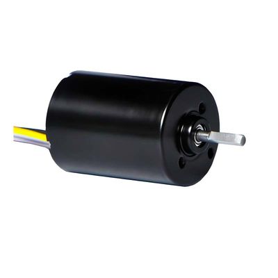 28 มม PMDC เครื่องยนต์ brushless พร้อม Driver Integrated 5.1W 12V 24V เครื่องยนต์ BLDC พลังงานสูงสําหรับปั๊มไฟฟ้าหน้าต่างม่าน